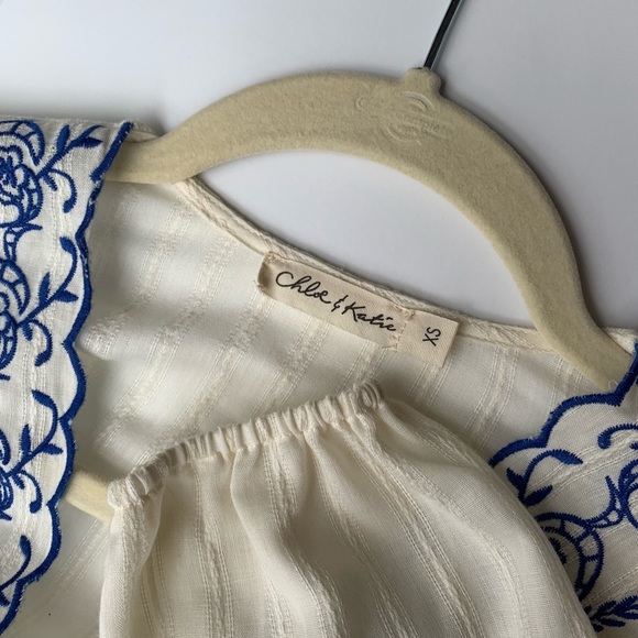 Thin Cream Blouse - Picture 4 of 4